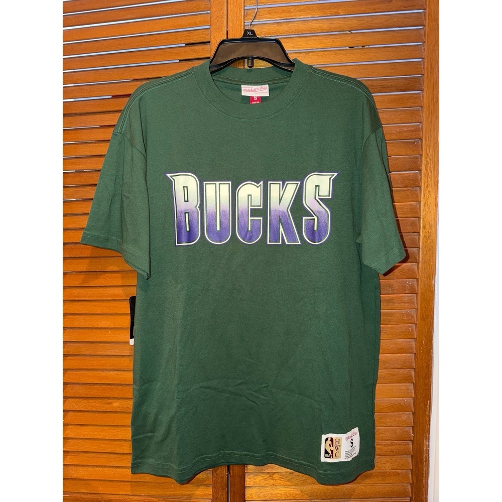 Milwaukee Bucks Mitchell & Ness Shirt. Mens Small (NWTS)